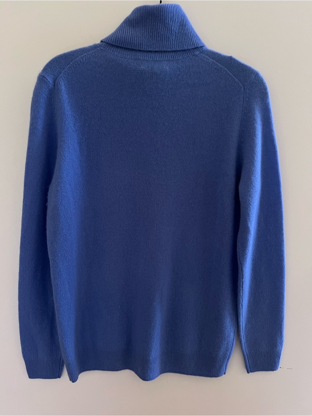 Bloomingdale's Lilac Cashmere Sweater - Picture 2 of 5